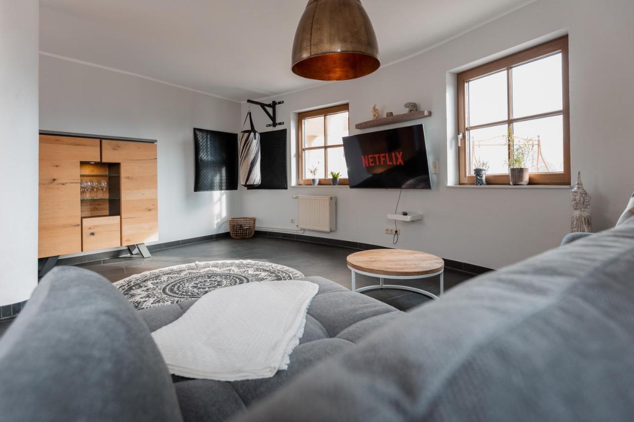 Erholung In Der Natur In Moselnahe, King Size Bett, Netflix, Waschmaschine, Trockner Bengel Екстериор снимка